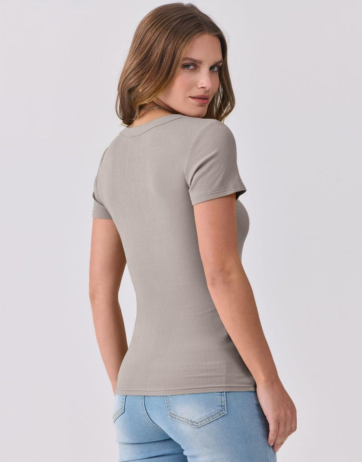 ANRABESS Women Short Sleeve V Neck Ribbed Knit Fitted Shirts Basic Tees Tops 2025 Summer Casual T-Shirts Going Out Outfits